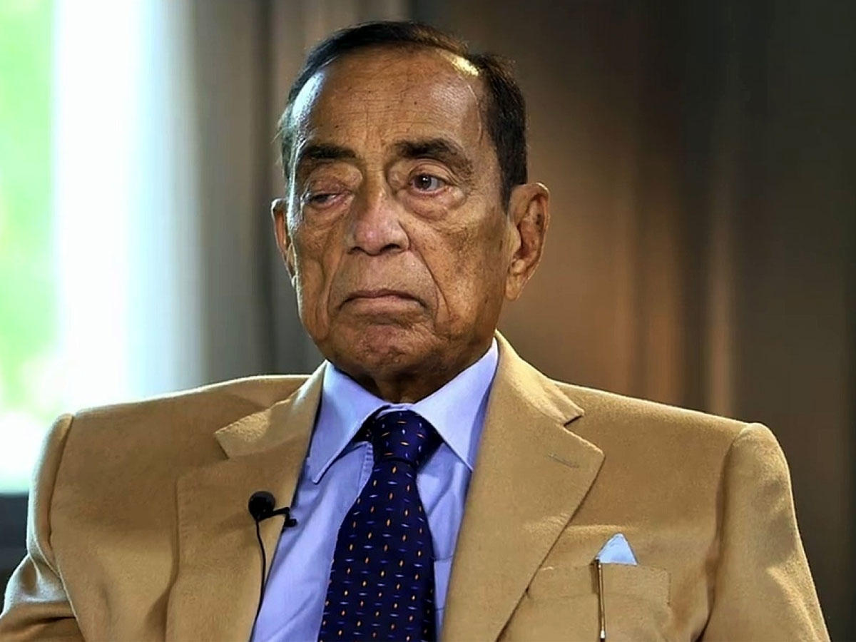 رجل الأعمال المصري حسين سالم