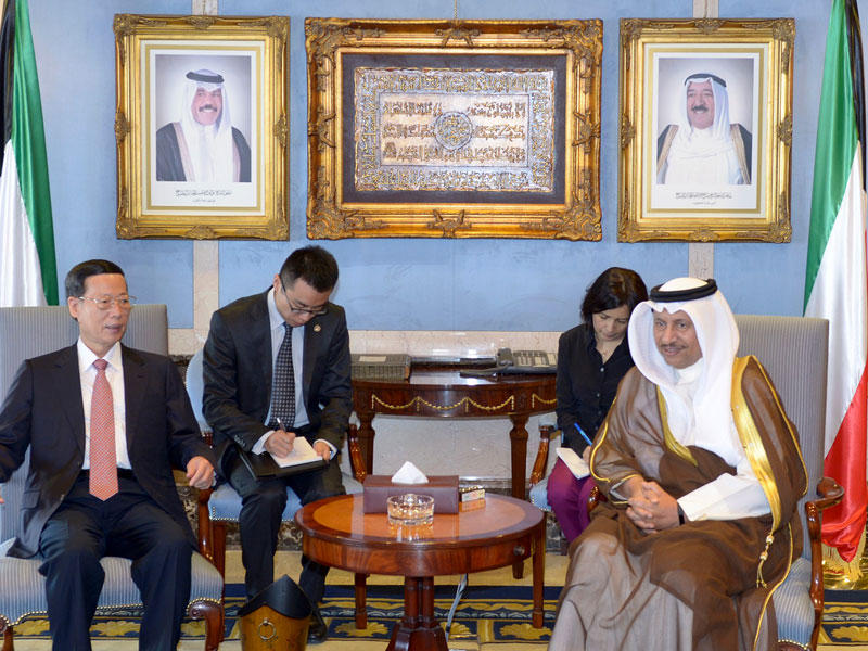 المبارك مستقبلاً نائب رئيس وزراء الصين أمس