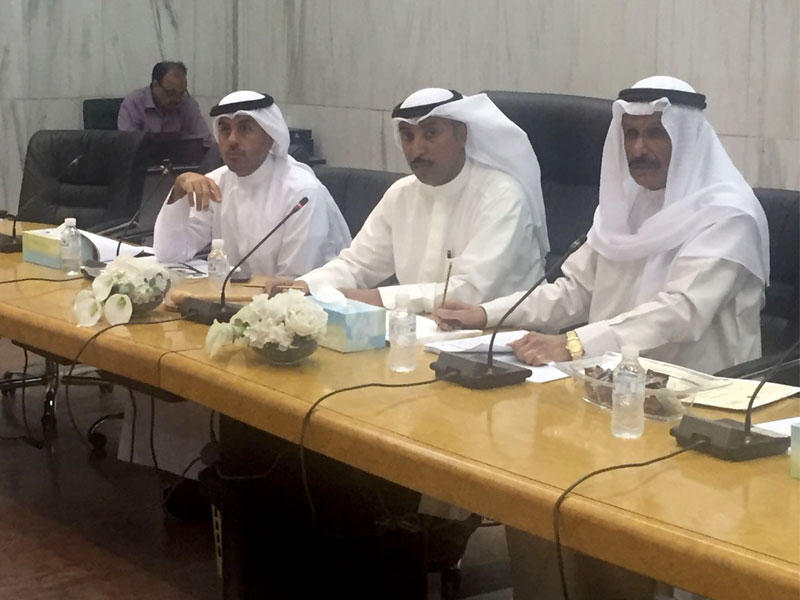 الخرينج متوسطا المعجل والموسى في الاجتماع