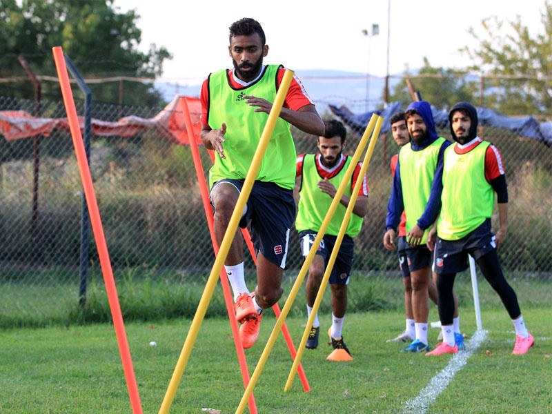 من تدريبات الابيض في تركيا أمس الأول