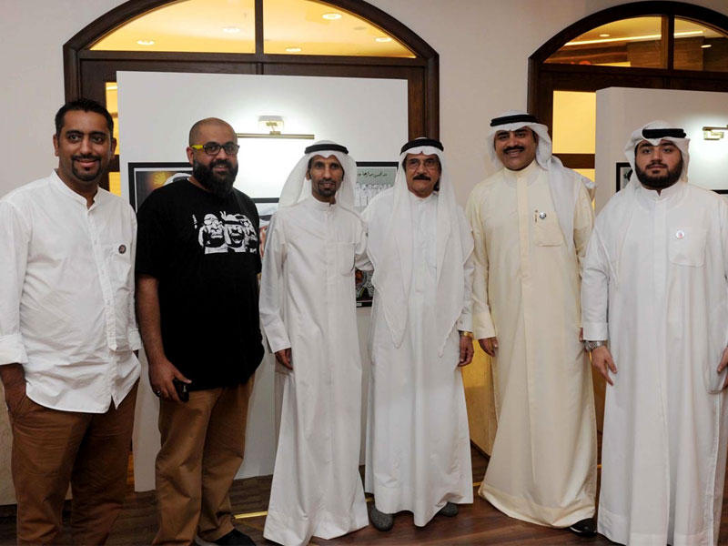 مجموعة من المشاركين  في المعرض