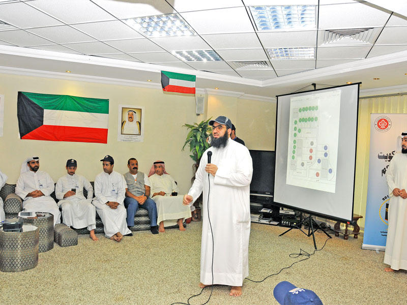 جانب من عملية القرعة