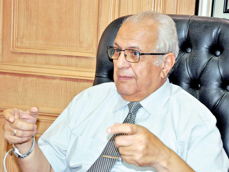  المشرف العام على التعداد السكاني في الجهاز المركزي للتعبئة والإحصاء حسين عبدالعزيز