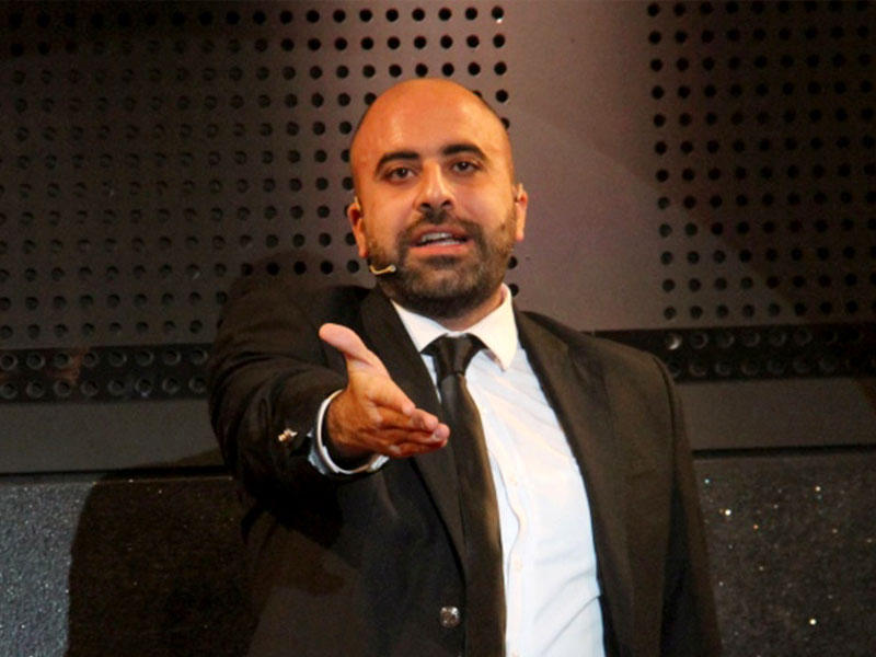 الإعلامي والممثل هشام حداد