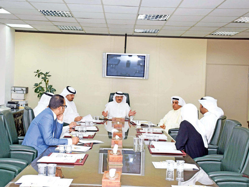 المسعد خلال اجتماع اللجنةn