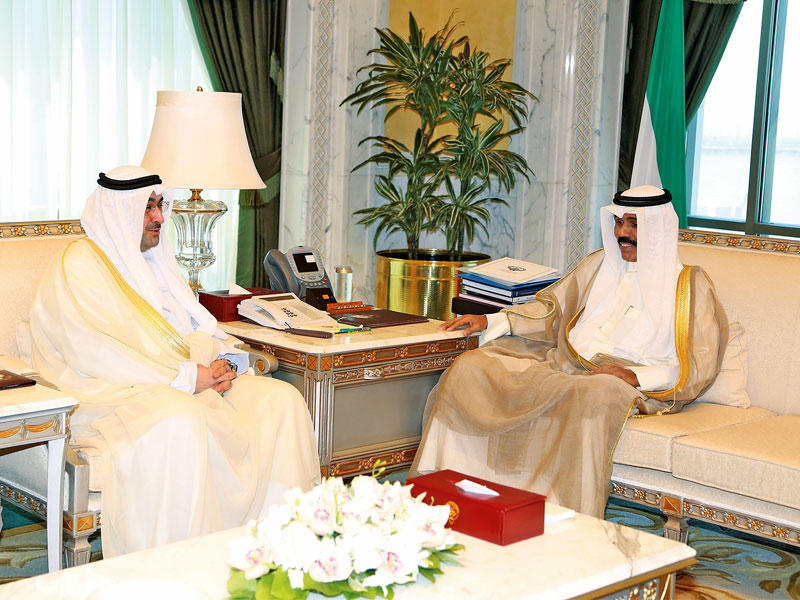 ولي العهد مستقبلا السفير معرفي أمس