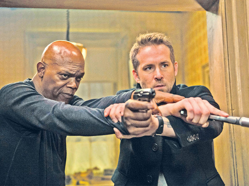 ريان رينولدز وسامويل ل. جاكسون