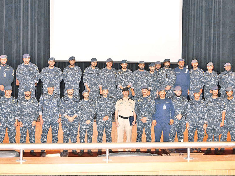 جانب من المشاركين في المحاضرة