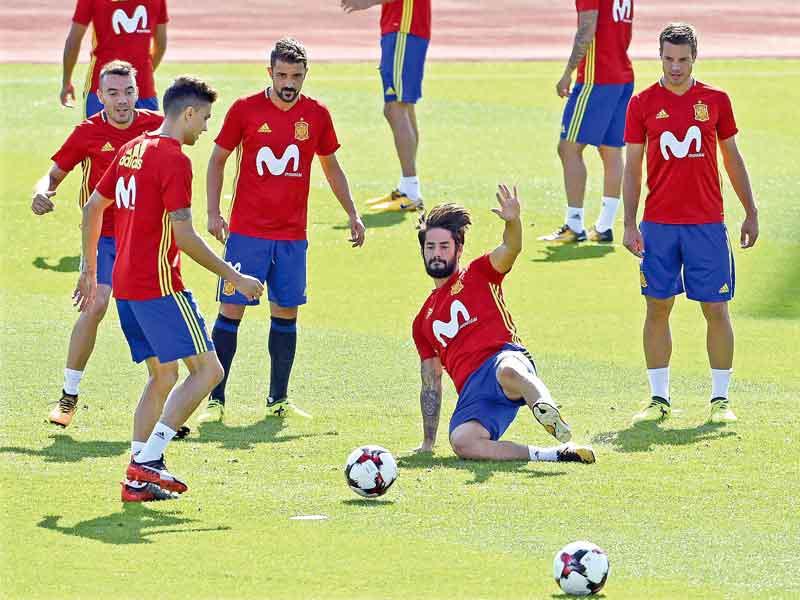 جانب من تدريبات المنتخب الإسباني