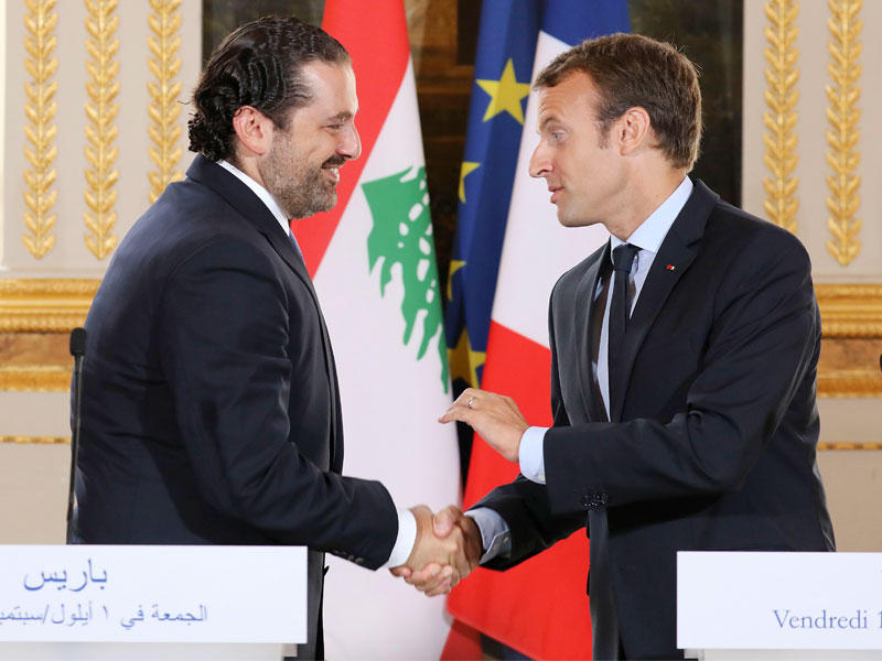 الرئيس الفرنسي ايمانويل ماكرون، في مؤتمر صحافي مع رئيس الحكومة سعد الحريري