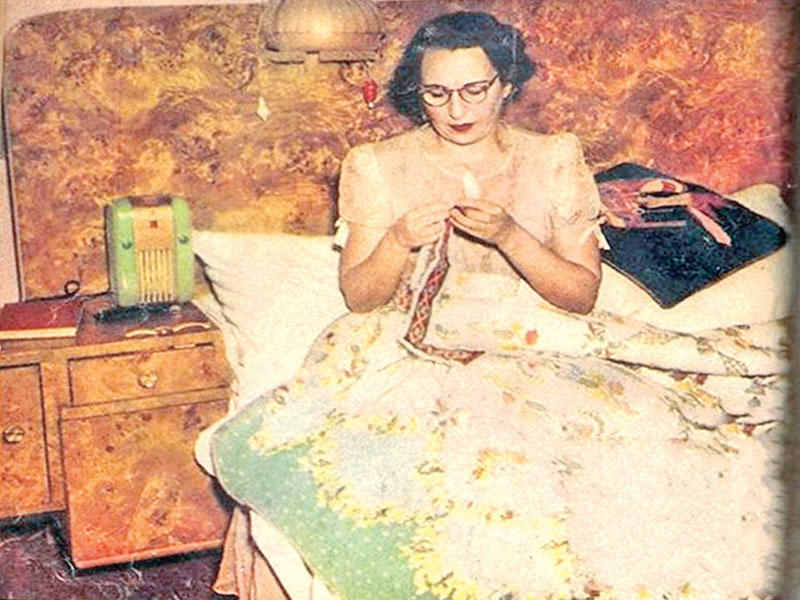 أمينة رزق في حجرتها