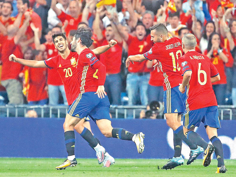 إيسكو يحتفل بهدفه الأول في مرمى إيطاليا