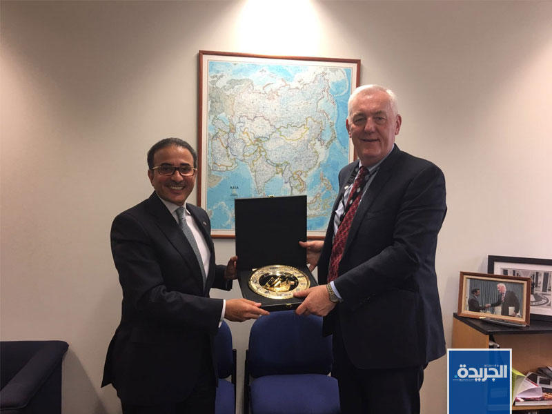  سفير دولة الكويت لدى أستراليا نجيب البدر مع مسؤول ملف شؤون مكافحة الإرهاب في وزارة الخارجية الأسترالية بول فولي