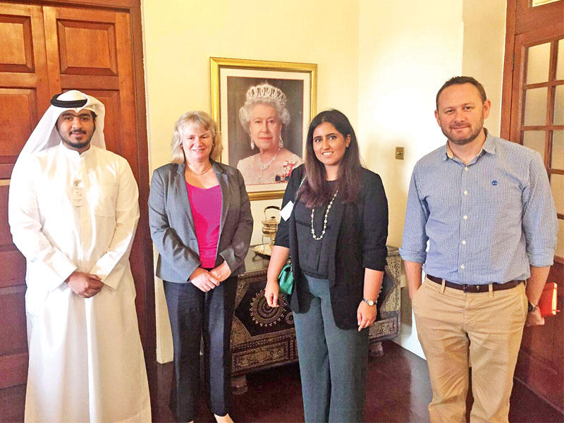  السفيرة البريطانية متوسطة القائمة المستقلة 