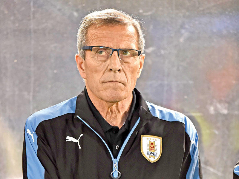  المدير الفني لمنتخب أوروغواي أوسكار تاباريز