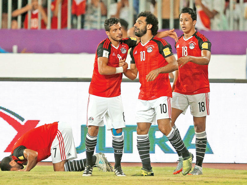 فرحة لاعبي المنتخب المصري بهدف صلاح