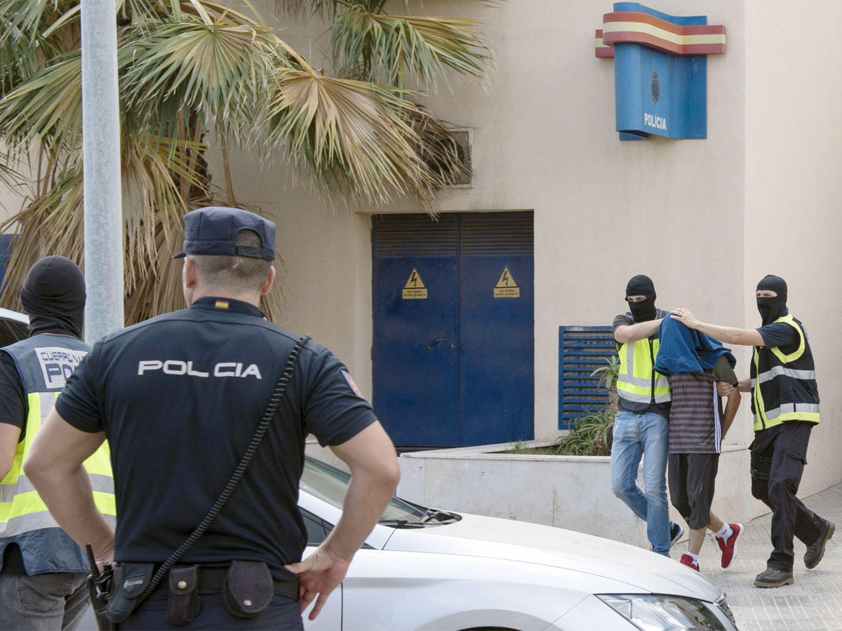 اعتقلت الشرطة في إسبانيا والمغرب ستة أعضاء في خلية إرهابية مشتبه فيها
