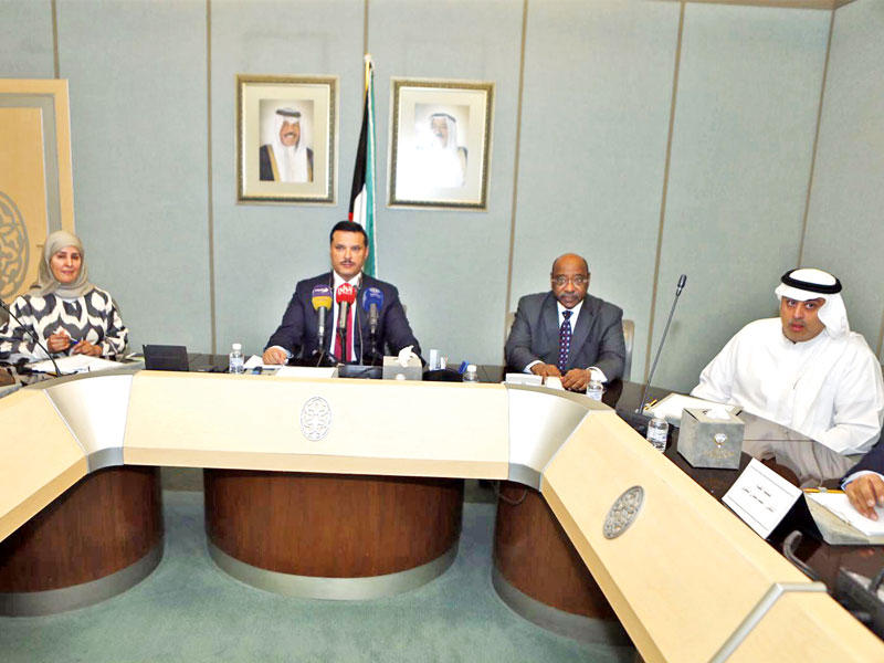 الحربي والخشتي خلال الاجتماع