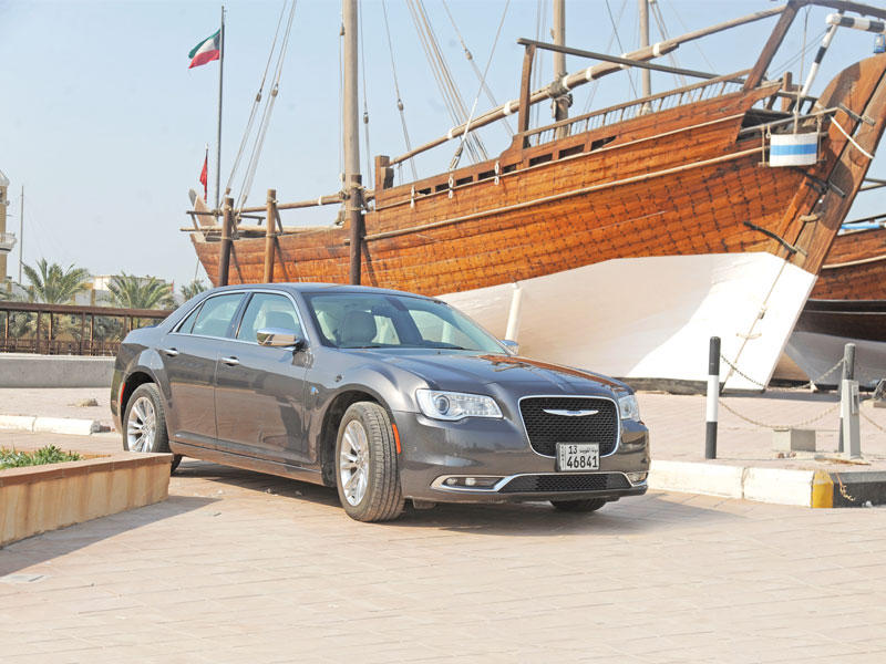 كرايسلر 300 الجديدة 