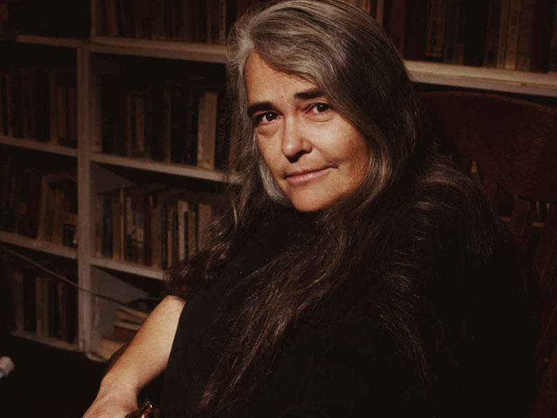  الكاتبة الأميركية كيت ميلت