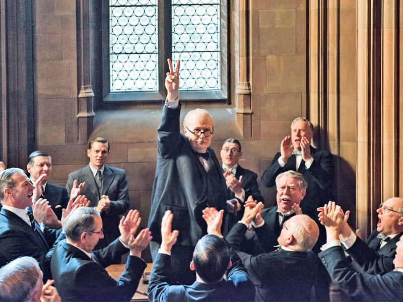 غاري أولدمان في «داركست آور»