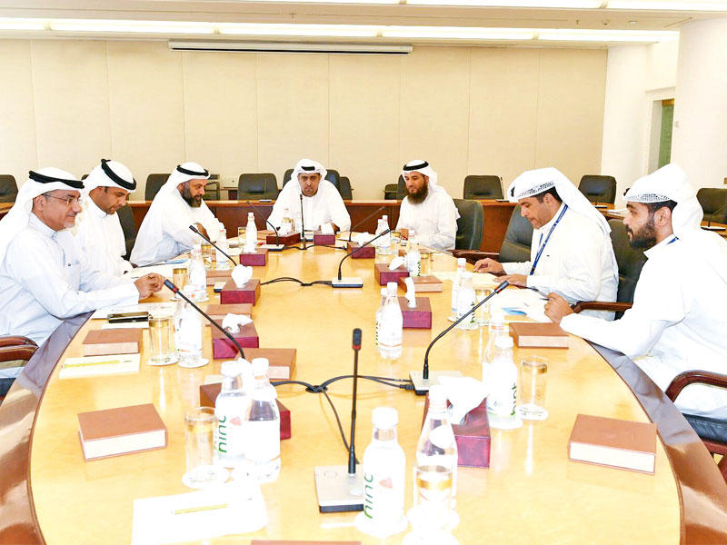 النصف مترئساً اجتماع تنفيذية الشعبة