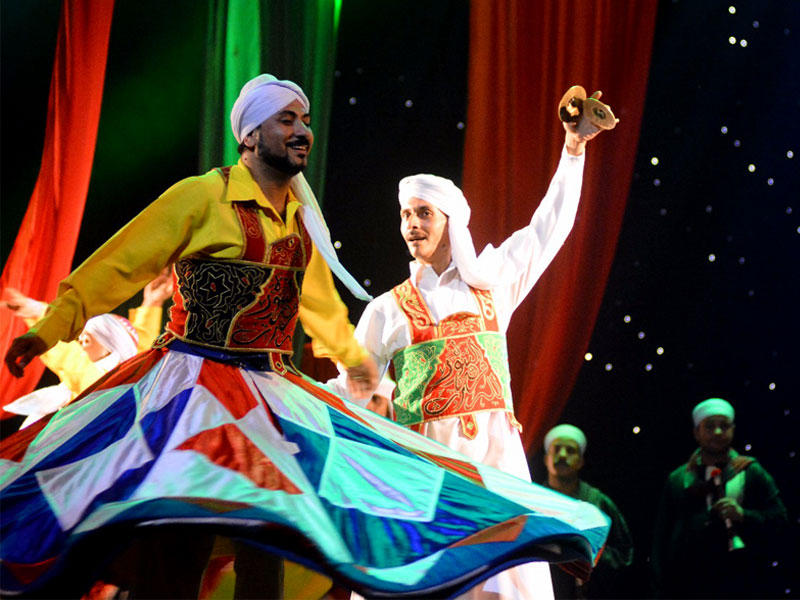 رقصة التنورة في حفل الافتتاح