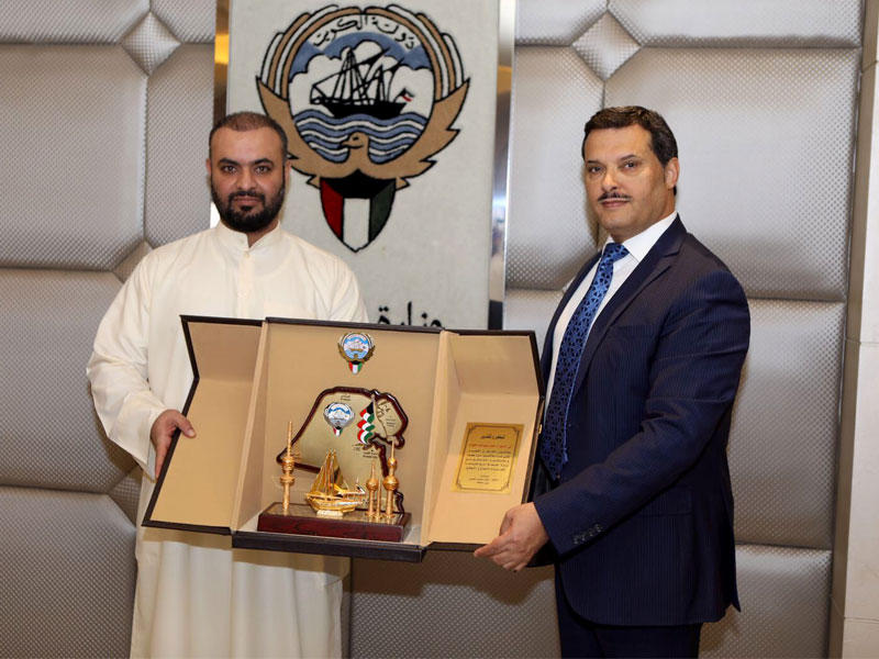 الحربي مكرماً العوام 