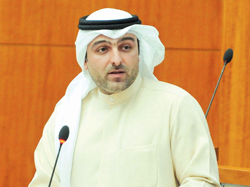  وزير الإسكان وزير الدولة لشؤون الخدمات ياسر أبل