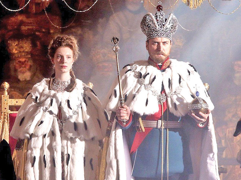  لارس أدينغير و ميخالينا أولشانسكايا في لقطة من الفيلم 