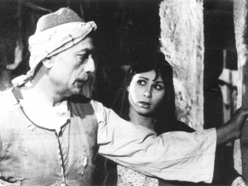 المليجي في فيلم «الأرض»