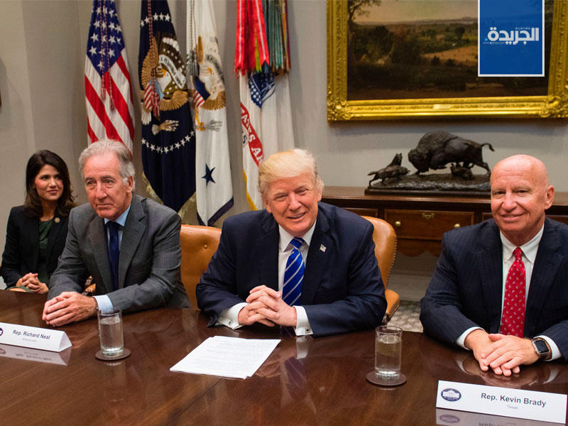 ترامب مع أعضاء لجنة الضرائب والميزانية بمجلس النواب