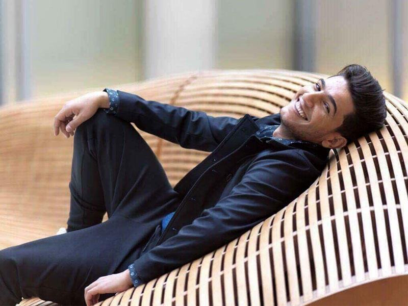  الفنان الفلسطيني  محمد عساف