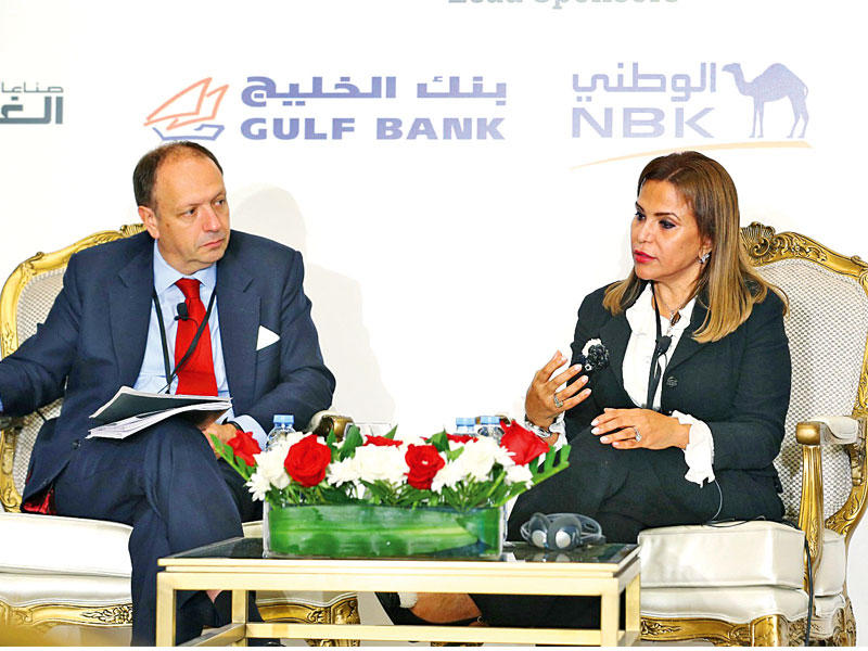 شيخة البحر في الجلسة الحوارية