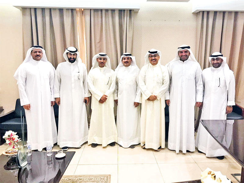 الجلاوي متوسطاً وفد المهندسين