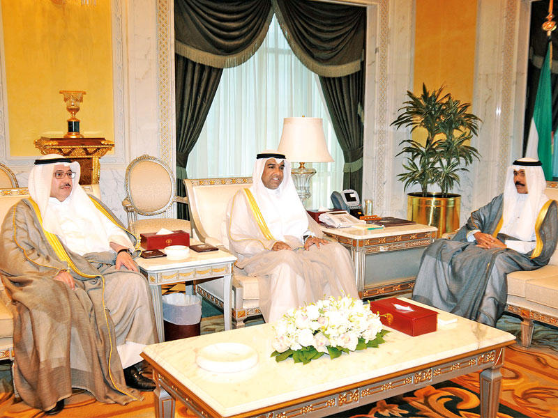 نائب الأمير مستقبلاً النمش والهاجري