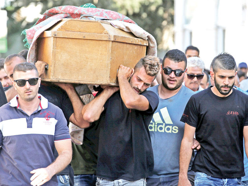 جانب من تشييع الحارس الإسرائيلي يوسف عثمان من عرب 1948 الذي قتل أمس في هجوم بالضفة (رويترز)