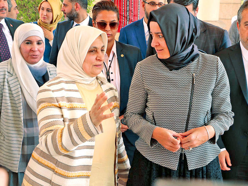 الصبيح والبتول خلال حديث مشترك