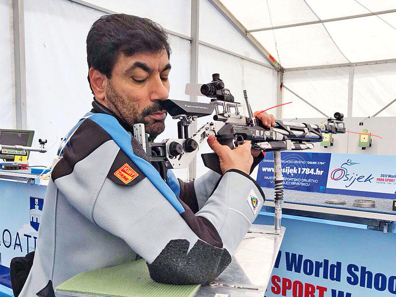 عاطف الدوسري 