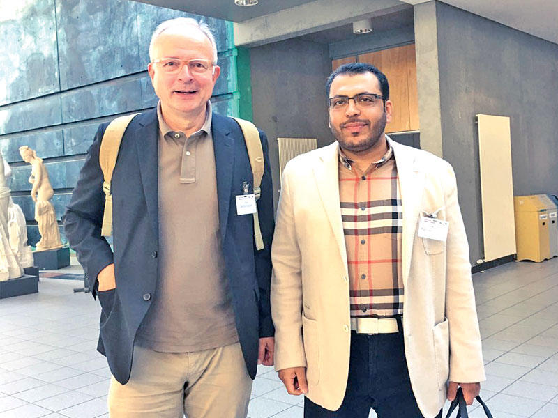  الجسار مع رئيس لجنة المؤتمر 