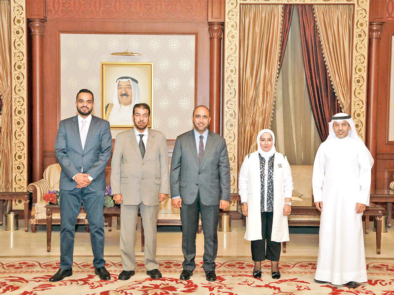 الدقباسي والدلال قبل المغادرة