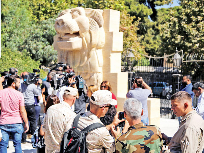مديرية الآثار والمتاحف تعرض تمثال أسد اللات التدمري البالغ عمره 2000 عام في دمشق أمسt(رويترز)