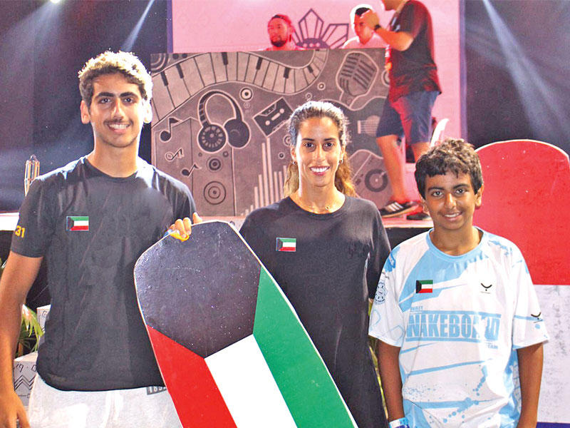 صورة جماعية للنوري والحداد والعميري