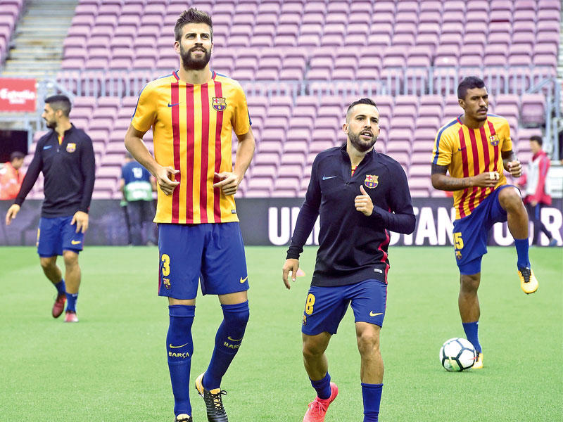 لاعبو برشلونة خلال تدريبات سابقة هذا الأسبوع