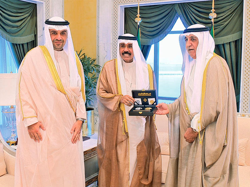 ولي العهد مستقبلاً الصالح والحميضي أمس