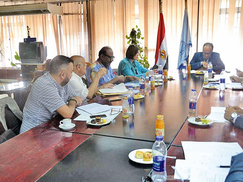 جانب من اجتماع اللجنة