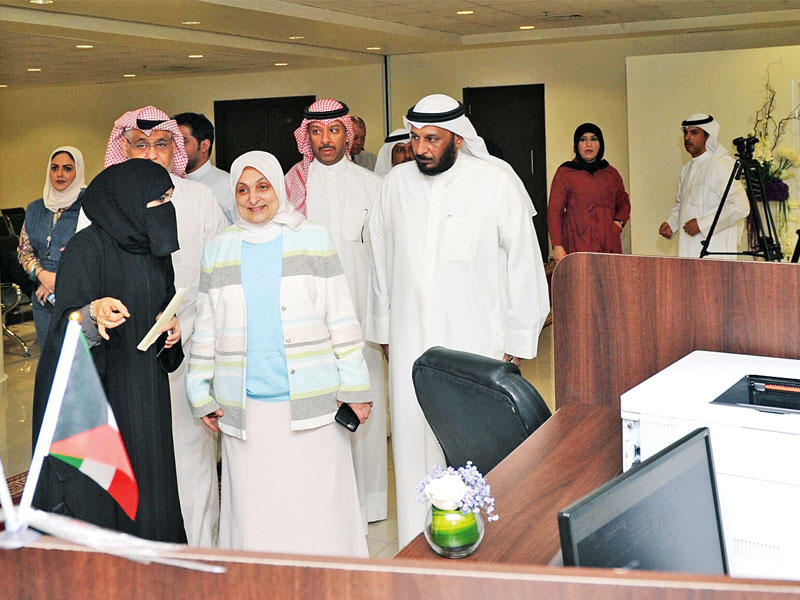 الصبيح خلال افتتاح وحدة الرعاية الأسرية بإشبيلية أمس