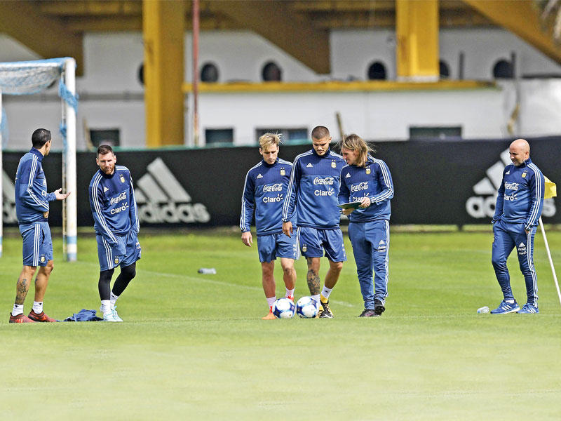 جانب من تدريبات المنتخب الأرجنتيني