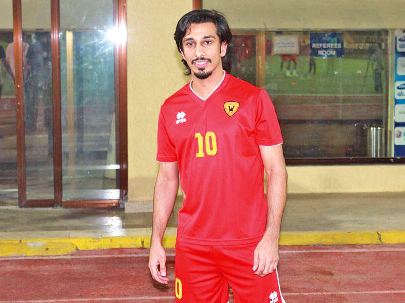 الحشان قبل دخوله التدريبات أمس