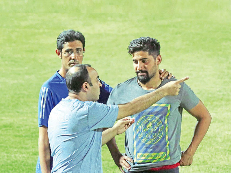 عادل عقلة يوجه عبدالهادي خميس